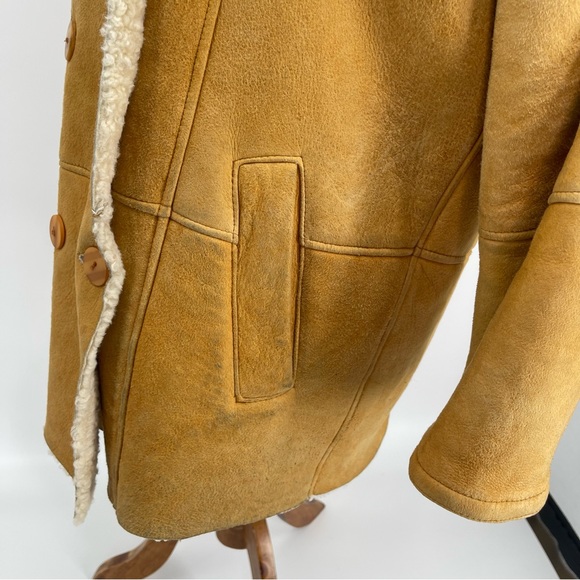 Calafate Shearling coat - Picture 15 of 16